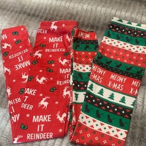 2 women’s Christmas leggings